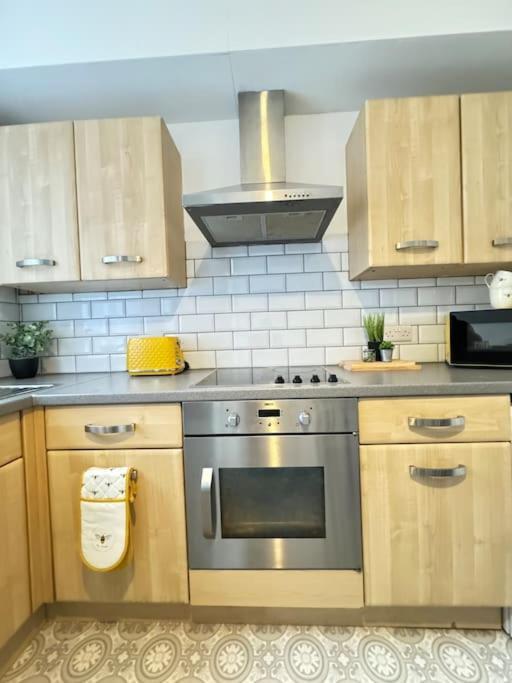 Cosy Home In Barnsley Centre 外观 照片